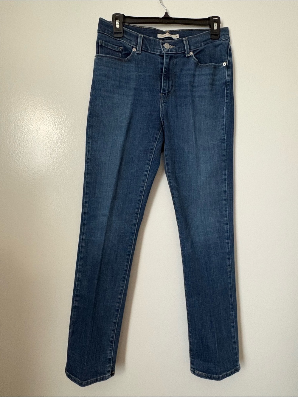 Levi's Women's Dark Blue Straight Leg Jeans